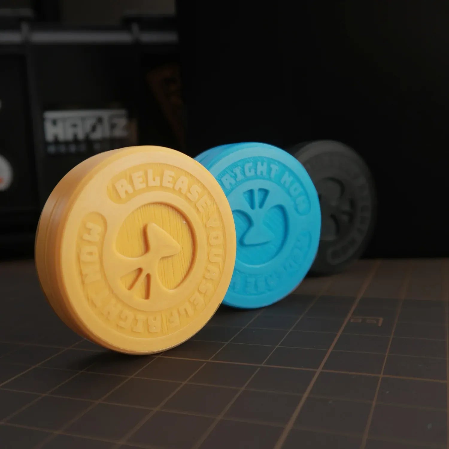 RelixRot Cookie Mouse Haptic Coin– Creative Tactile Stress Relief Toy, Available in Three Colors